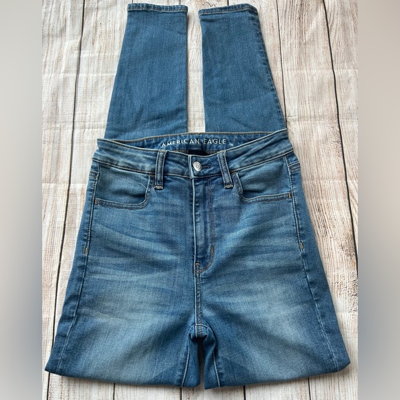 American Eagle Light Wash Super High Rise Jegging - Picture 2 of 7